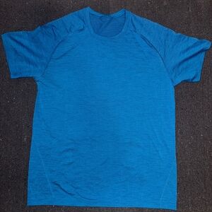 lululemon athletica Ocean Blue Short Sleeve Tee